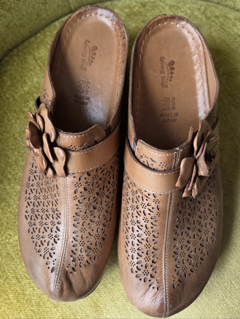 Spring Step Lilybean Leather Clogs - Picture 2 of 12